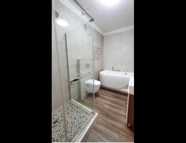 3 BEDROOM APARTMENT FOR SALE IN UMHLANGA RIDGE